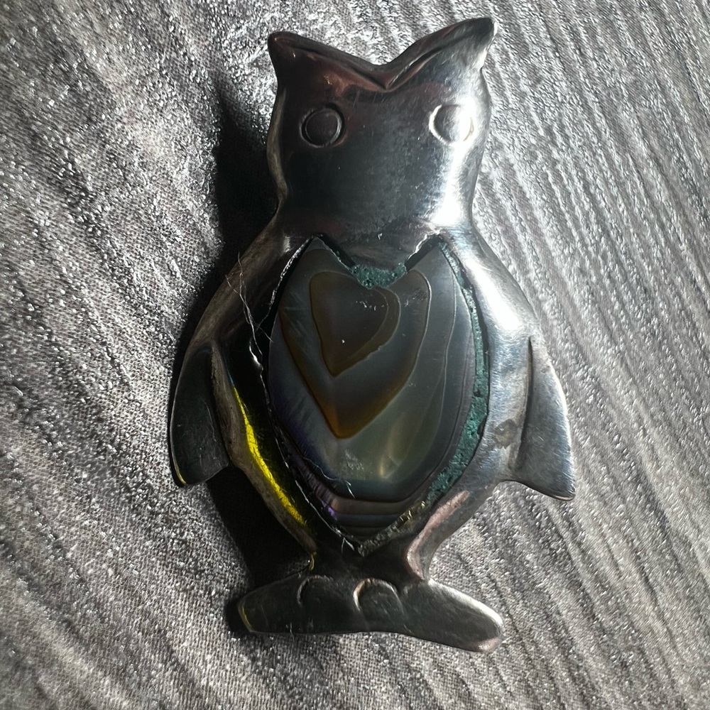 Owl-Shaped Silver-Tone Brooch with Black Iridescent Heart Stone